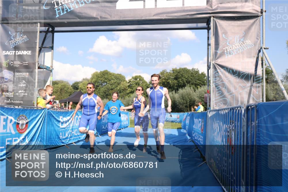 25.08.2024 - Elbe Triathlon Hamburg H.Heesch http://msf.ph/oto/6860781 25.08.2024 16:43:08 Ziel  meine-sportfotos.de