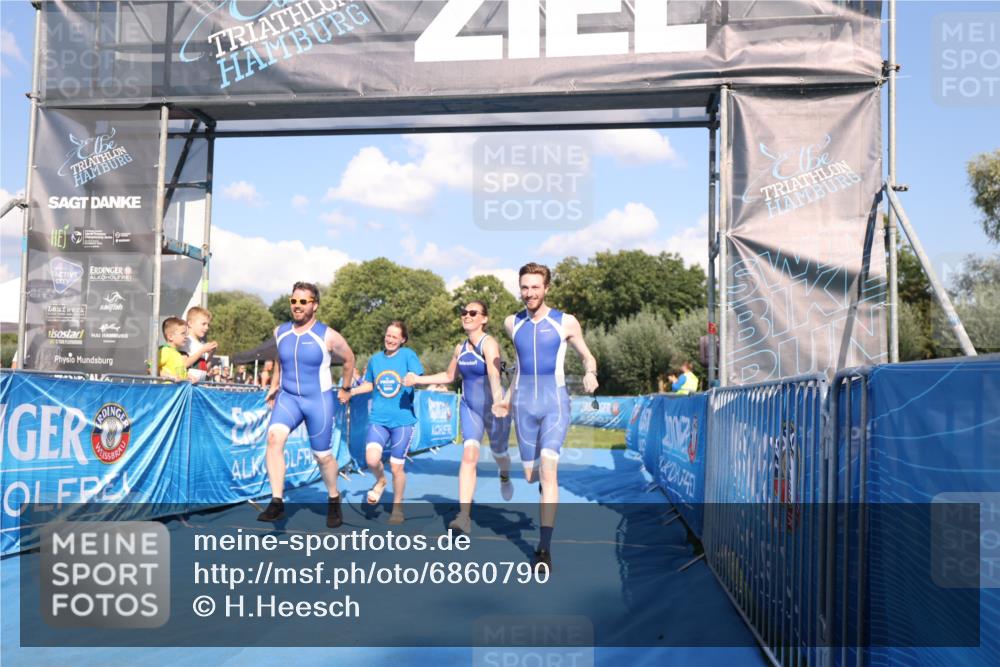 25.08.2024 - Elbe Triathlon Hamburg H.Heesch http://msf.ph/oto/6860790 25.08.2024 16:43:08 Ziel  meine-sportfotos.de