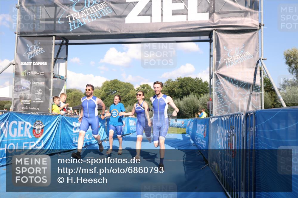 25.08.2024 - Elbe Triathlon Hamburg H.Heesch http://msf.ph/oto/6860793 25.08.2024 16:43:08 Ziel  meine-sportfotos.de