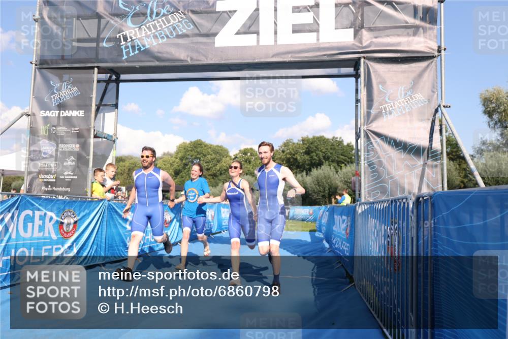 25.08.2024 - Elbe Triathlon Hamburg H.Heesch http://msf.ph/oto/6860798 25.08.2024 16:43:08 Ziel  meine-sportfotos.de