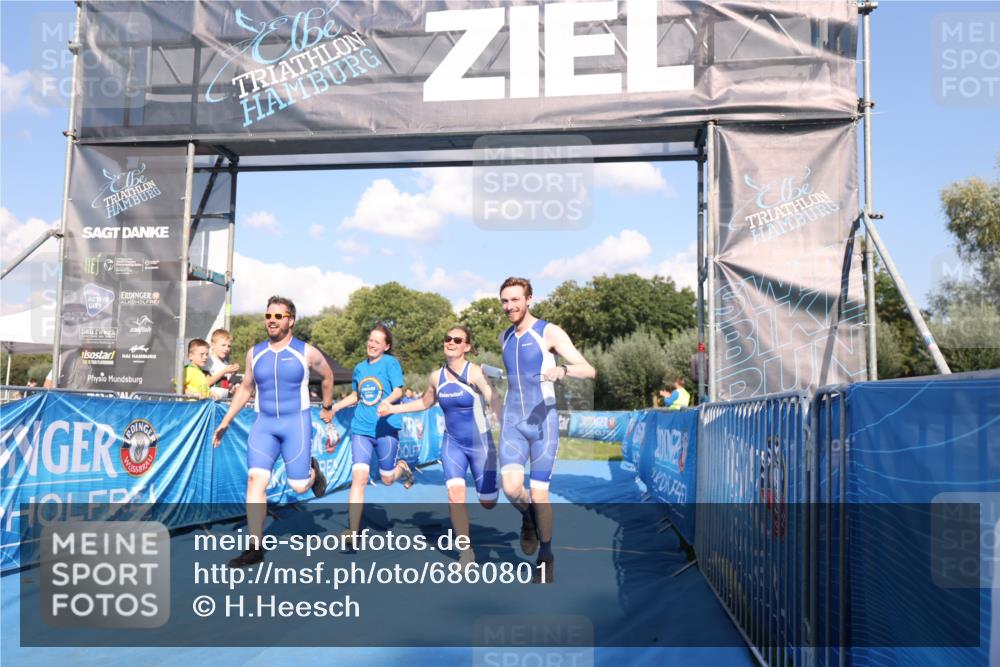25.08.2024 - Elbe Triathlon Hamburg H.Heesch http://msf.ph/oto/6860801 25.08.2024 16:43:08 Ziel  meine-sportfotos.de