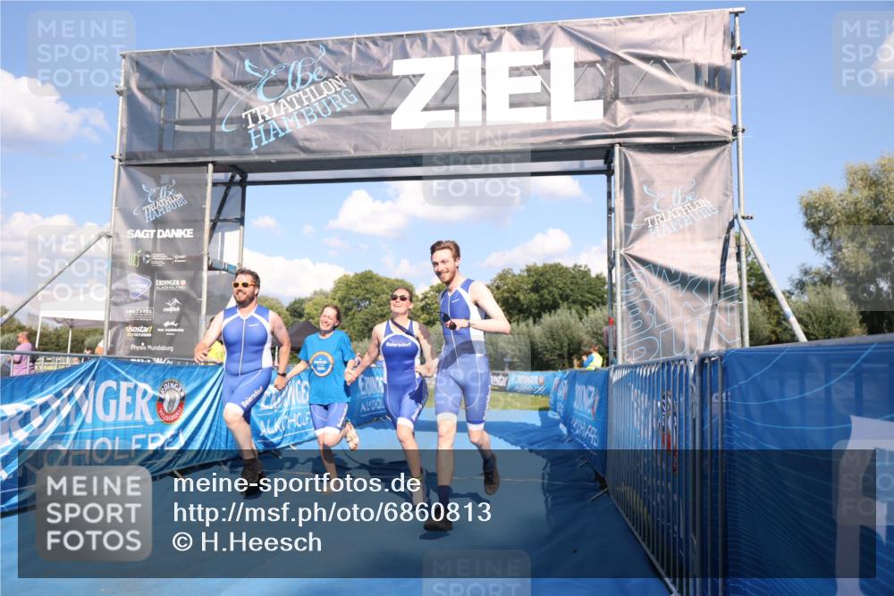25.08.2024 - Elbe Triathlon Hamburg H.Heesch http://msf.ph/oto/6860813 25.08.2024 16:43:08 Ziel  meine-sportfotos.de