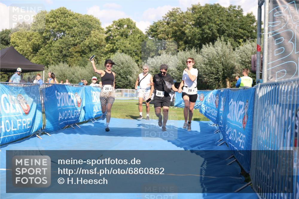 25.08.2024 - Elbe Triathlon Hamburg H.Heesch http://msf.ph/oto/6860862 25.08.2024 16:46:45 Ziel  meine-sportfotos.de