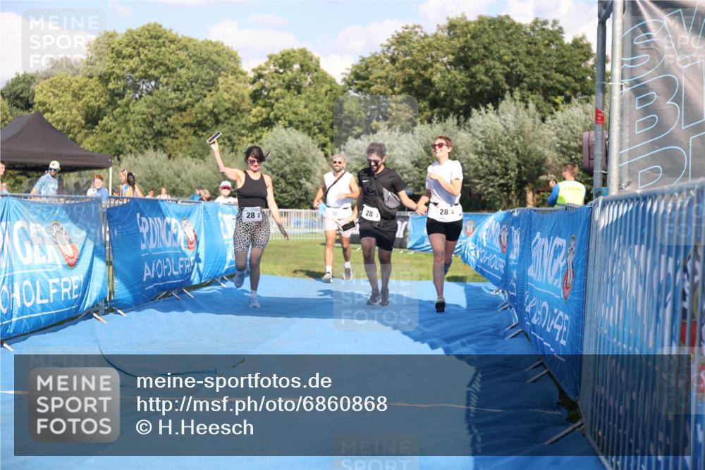 25.08.2024 - Elbe Triathlon Hamburg H.Heesch http://msf.ph/oto/6860868 25.08.2024 16:46:45 Ziel  meine-sportfotos.de