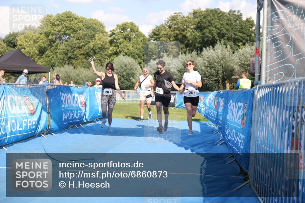 25.08.2024 - Elbe Triathlon Hamburg H.Heesch http://msf.ph/oto/6860873 25.08.2024 16:46:45 Ziel  meine-sportfotos.de