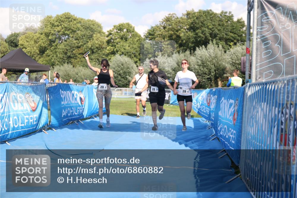 25.08.2024 - Elbe Triathlon Hamburg H.Heesch http://msf.ph/oto/6860882 25.08.2024 16:46:45 Ziel  meine-sportfotos.de