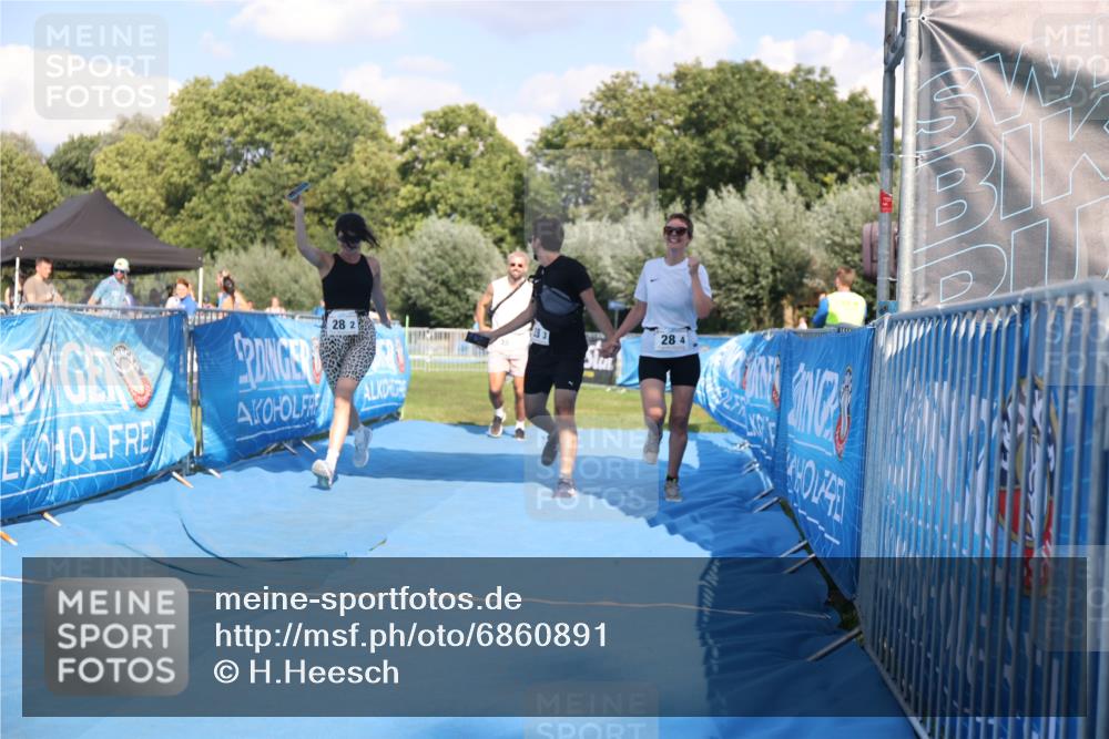 25.08.2024 - Elbe Triathlon Hamburg H.Heesch http://msf.ph/oto/6860891 25.08.2024 16:46:45 Ziel  meine-sportfotos.de