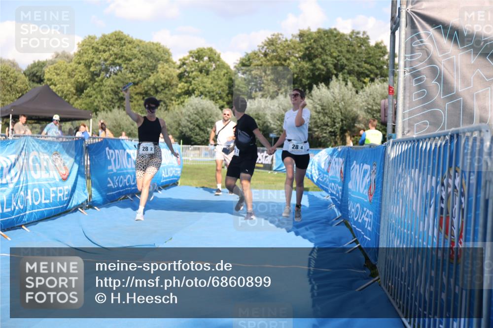 25.08.2024 - Elbe Triathlon Hamburg H.Heesch http://msf.ph/oto/6860899 25.08.2024 16:46:45 Ziel  meine-sportfotos.de