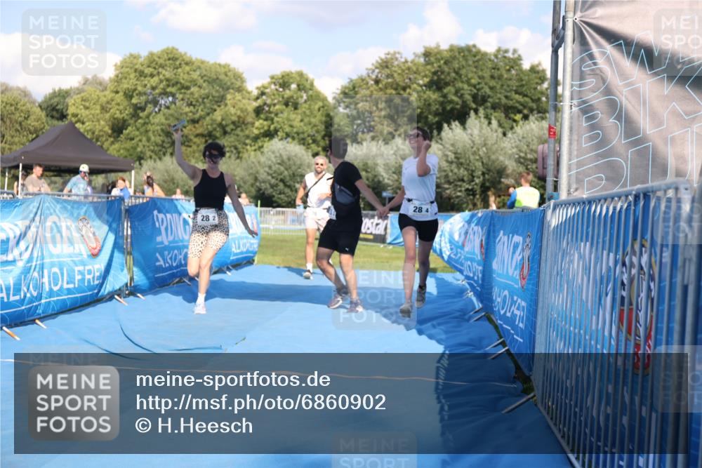 25.08.2024 - Elbe Triathlon Hamburg H.Heesch http://msf.ph/oto/6860902 25.08.2024 16:46:45 Ziel  meine-sportfotos.de