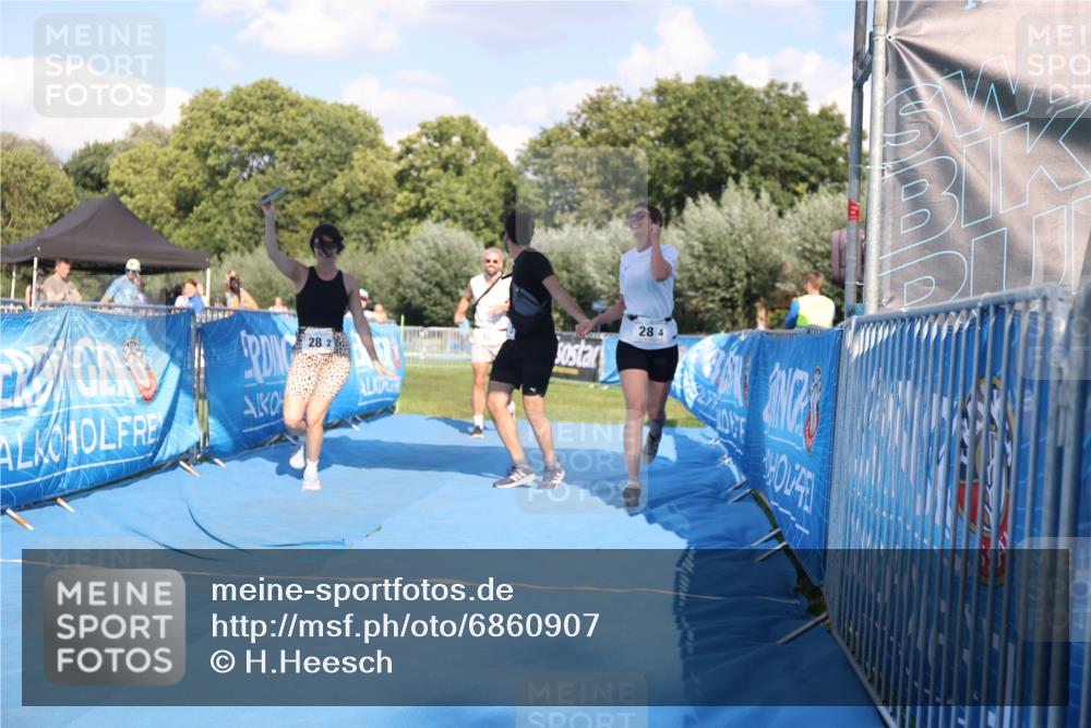 25.08.2024 - Elbe Triathlon Hamburg H.Heesch http://msf.ph/oto/6860907 25.08.2024 16:46:45 Ziel  meine-sportfotos.de