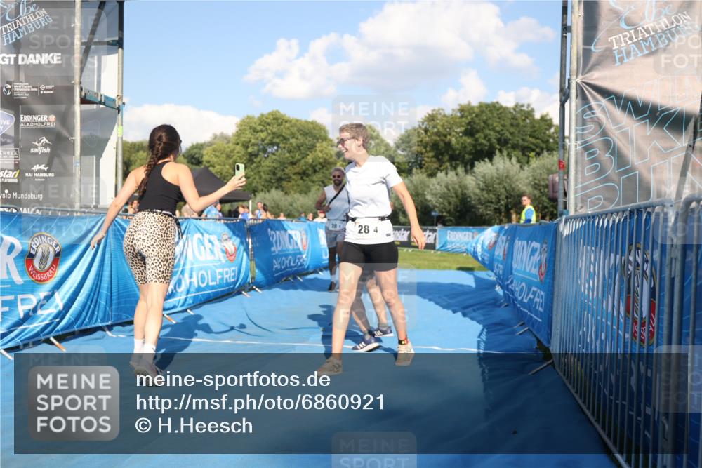25.08.2024 - Elbe Triathlon Hamburg H.Heesch http://msf.ph/oto/6860921 25.08.2024 16:46:47 Ziel  meine-sportfotos.de