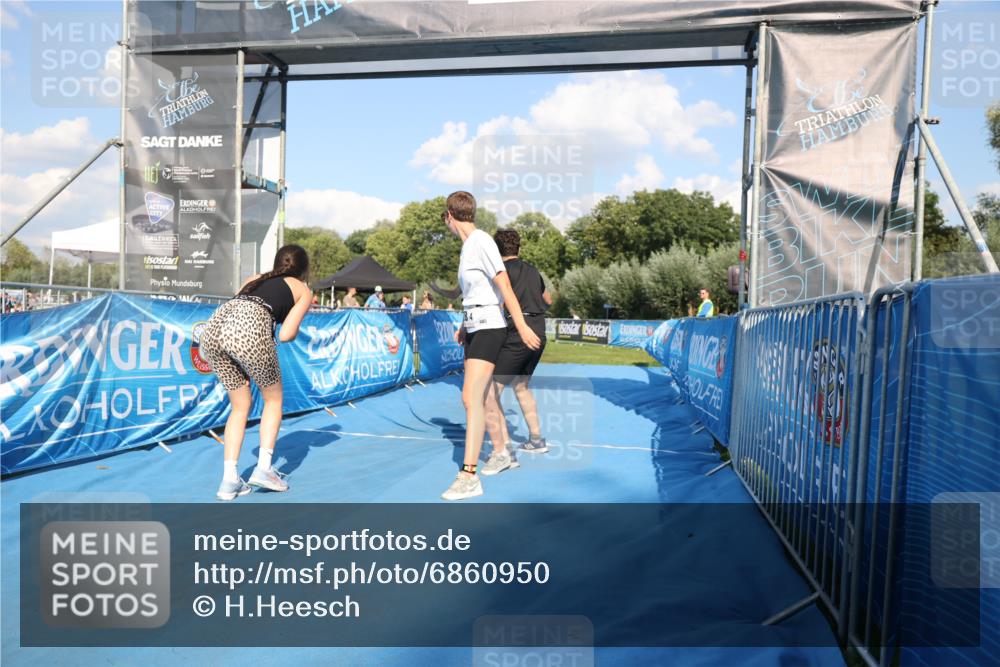25.08.2024 - Elbe Triathlon Hamburg H.Heesch http://msf.ph/oto/6860950 25.08.2024 16:46:48 Ziel  meine-sportfotos.de