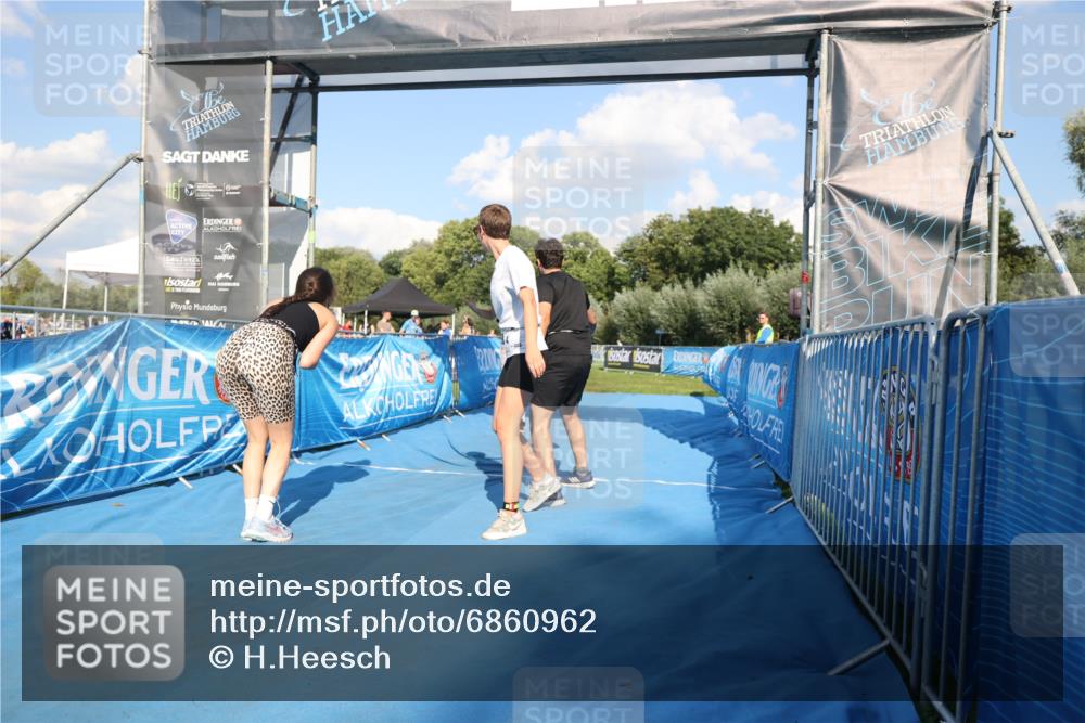 25.08.2024 - Elbe Triathlon Hamburg H.Heesch http://msf.ph/oto/6860962 25.08.2024 16:46:48 Ziel  meine-sportfotos.de
