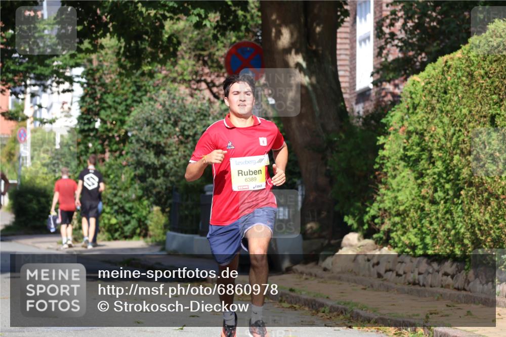 25.08.2024 - 20. Blankeneser Heldenlauf Strokosch-Dieckow http://msf.ph/oto/6860978 25.08.2024 10:14:16 Ziel 6285, 6389 meine-sportfotos.de