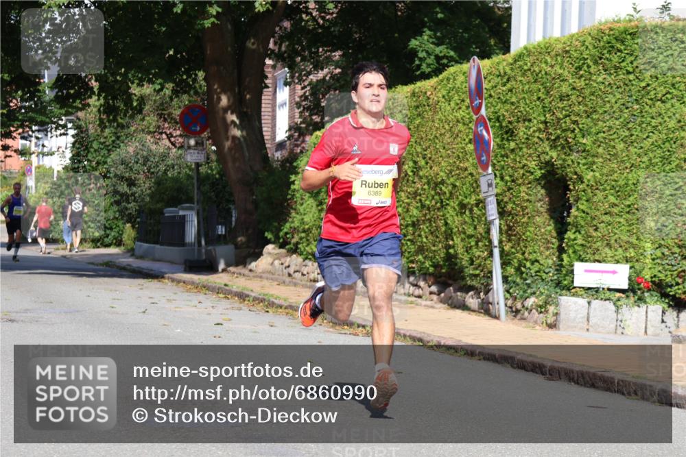 25.08.2024 - 20. Blankeneser Heldenlauf Strokosch-Dieckow http://msf.ph/oto/6860990 25.08.2024 10:14:17 Ziel 6285, 6389 meine-sportfotos.de