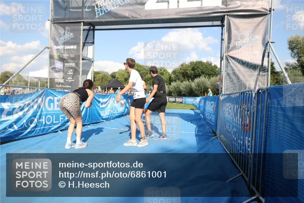 25.08.2024 - Elbe Triathlon Hamburg H.Heesch http://msf.ph/oto/6861001 25.08.2024 16:46:48 Ziel  meine-sportfotos.de