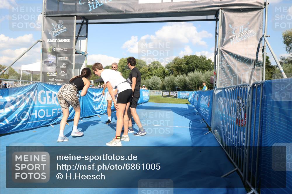 25.08.2024 - Elbe Triathlon Hamburg H.Heesch http://msf.ph/oto/6861005 25.08.2024 16:46:49 Ziel  meine-sportfotos.de