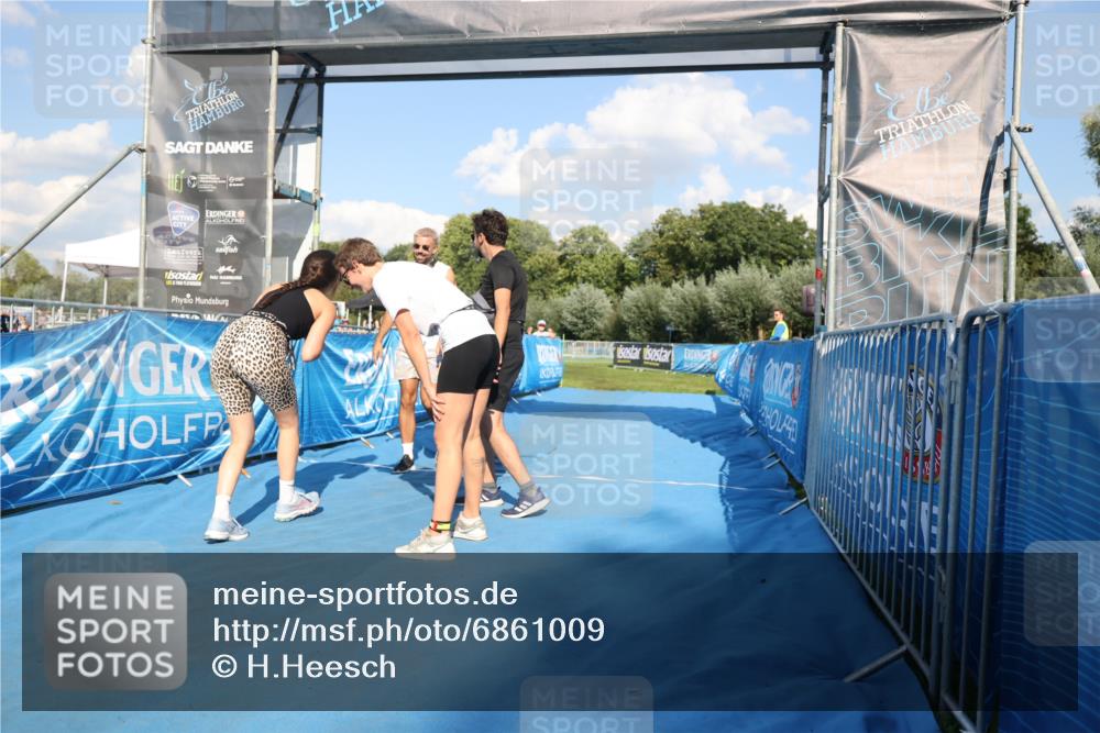 25.08.2024 - Elbe Triathlon Hamburg H.Heesch http://msf.ph/oto/6861009 25.08.2024 16:46:49 Ziel  meine-sportfotos.de