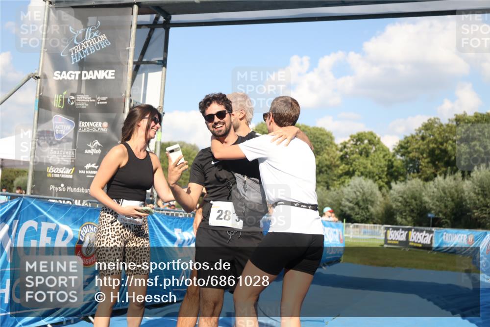 25.08.2024 - Elbe Triathlon Hamburg H.Heesch http://msf.ph/oto/6861028 25.08.2024 16:46:53 Ziel  meine-sportfotos.de