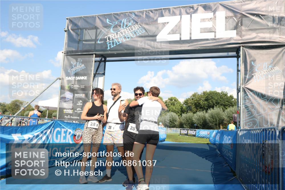 25.08.2024 - Elbe Triathlon Hamburg H.Heesch http://msf.ph/oto/6861037 25.08.2024 16:46:53 Ziel  meine-sportfotos.de