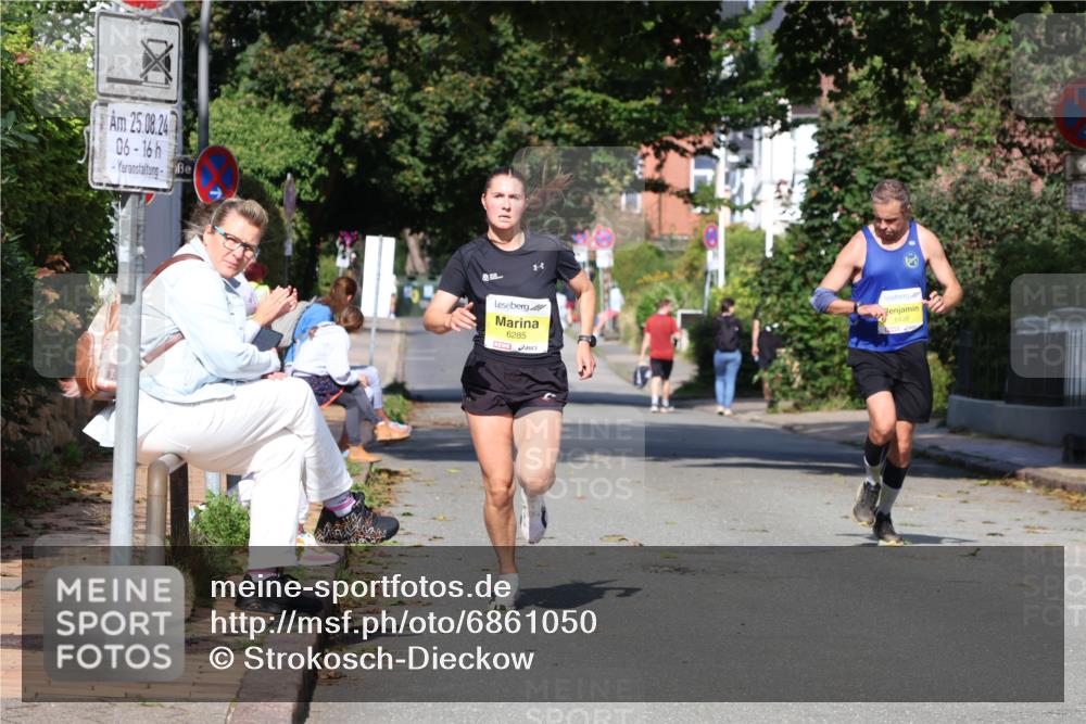 25.08.2024 - 20. Blankeneser Heldenlauf Strokosch-Dieckow http://msf.ph/oto/6861050 25.08.2024 10:14:24 Ziel 6285, 6439 meine-sportfotos.de