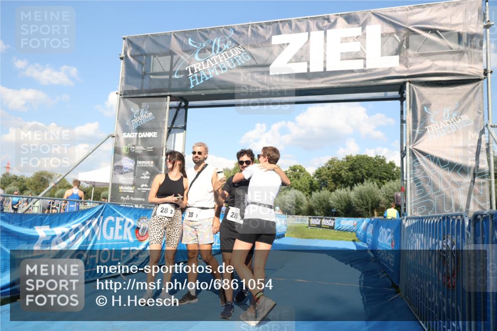 25.08.2024 - Elbe Triathlon Hamburg H.Heesch http://msf.ph/oto/6861054 25.08.2024 16:46:54 Ziel  meine-sportfotos.de