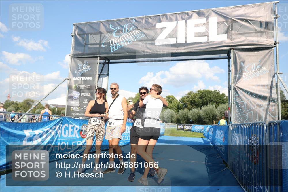 25.08.2024 - Elbe Triathlon Hamburg H.Heesch http://msf.ph/oto/6861066 25.08.2024 16:46:54 Ziel  meine-sportfotos.de