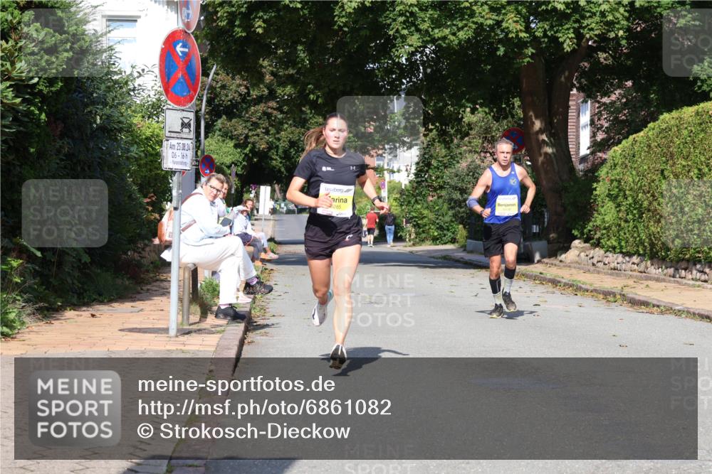 25.08.2024 - 20. Blankeneser Heldenlauf Strokosch-Dieckow http://msf.ph/oto/6861082 25.08.2024 10:14:26 Ziel 6285, 6439 meine-sportfotos.de