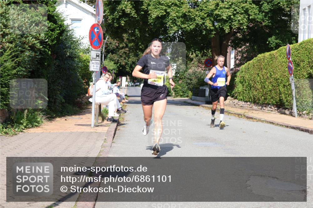25.08.2024 - 20. Blankeneser Heldenlauf Strokosch-Dieckow http://msf.ph/oto/6861101 25.08.2024 10:14:27 Ziel 6285, 6439 meine-sportfotos.de