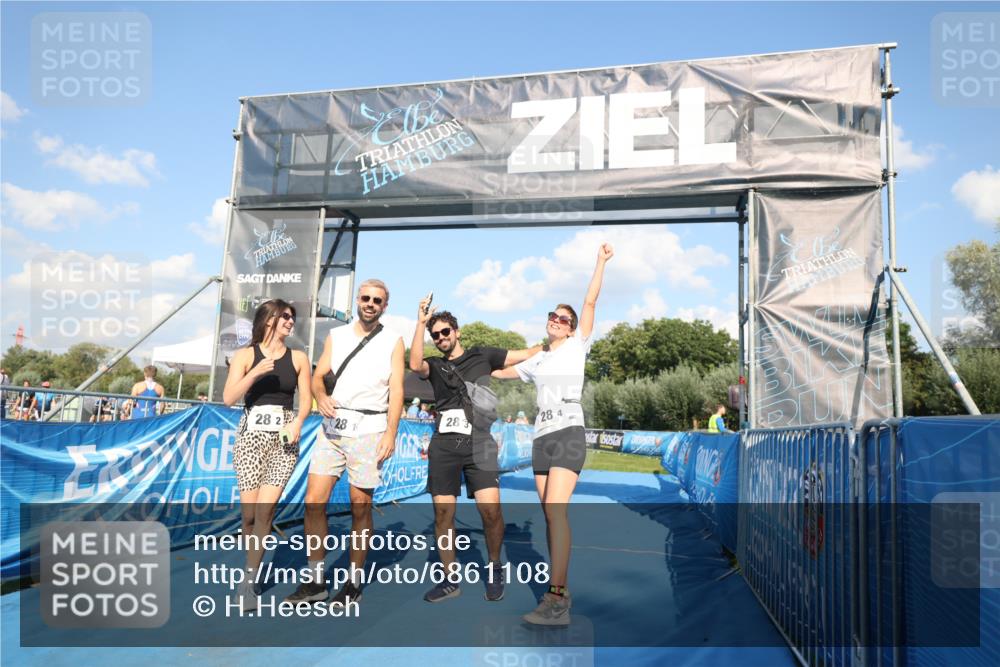 25.08.2024 - Elbe Triathlon Hamburg H.Heesch http://msf.ph/oto/6861108 25.08.2024 16:46:55 Ziel  meine-sportfotos.de