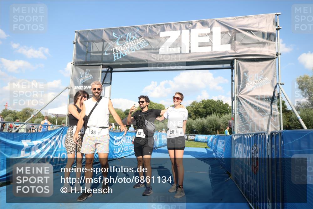 25.08.2024 - Elbe Triathlon Hamburg H.Heesch http://msf.ph/oto/6861134 25.08.2024 16:46:56 Ziel  meine-sportfotos.de