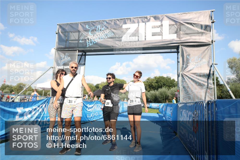 25.08.2024 - Elbe Triathlon Hamburg H.Heesch http://msf.ph/oto/6861144 25.08.2024 16:46:56 Ziel  meine-sportfotos.de