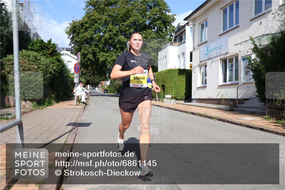 25.08.2024 - 20. Blankeneser Heldenlauf Strokosch-Dieckow http://msf.ph/oto/6861145 25.08.2024 10:14:28 Ziel 6285, 6439 meine-sportfotos.de