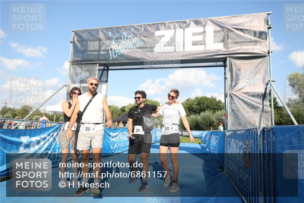 25.08.2024 - Elbe Triathlon Hamburg H.Heesch http://msf.ph/oto/6861157 25.08.2024 16:46:56 Ziel  meine-sportfotos.de