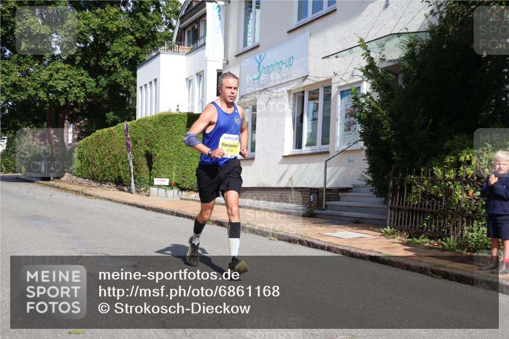 25.08.2024 - 20. Blankeneser Heldenlauf Strokosch-Dieckow http://msf.ph/oto/6861168 25.08.2024 10:14:29 Ziel 6285, 6439 meine-sportfotos.de