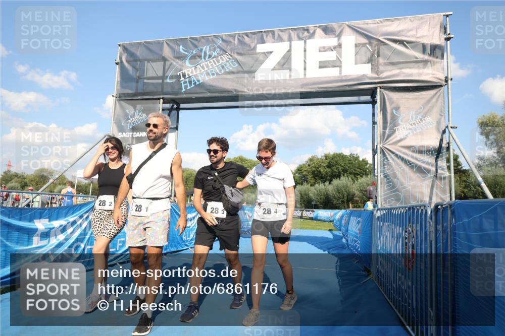 25.08.2024 - Elbe Triathlon Hamburg H.Heesch http://msf.ph/oto/6861176 25.08.2024 16:46:56 Ziel  meine-sportfotos.de