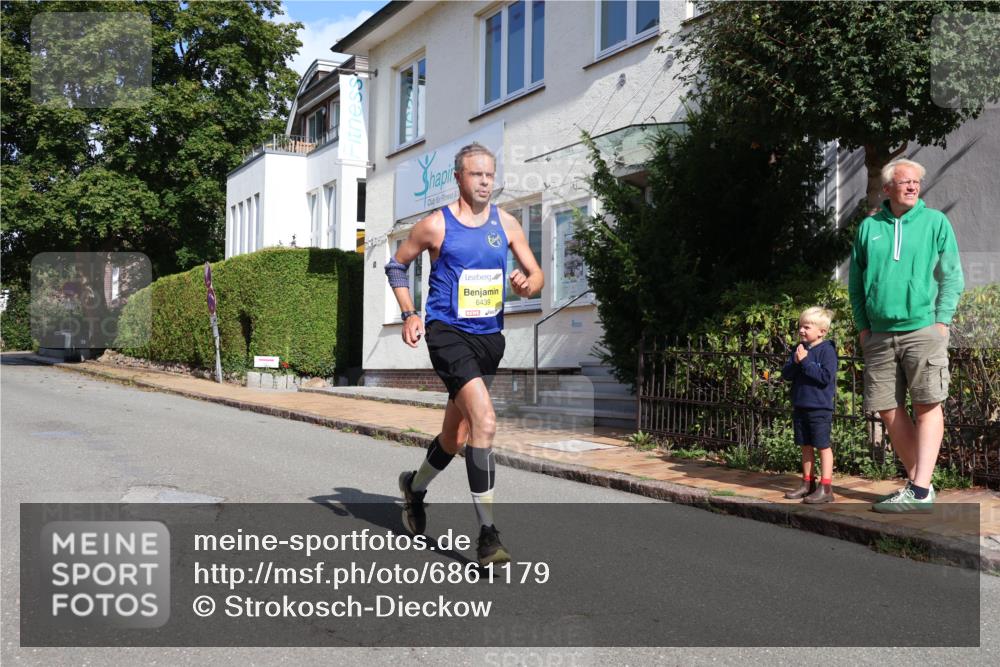 25.08.2024 - 20. Blankeneser Heldenlauf Strokosch-Dieckow http://msf.ph/oto/6861179 25.08.2024 10:14:30 Ziel 6285, 6439 meine-sportfotos.de