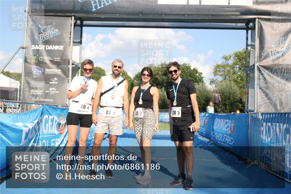 25.08.2024 - Elbe Triathlon Hamburg H.Heesch http://msf.ph/oto/6861186 25.08.2024 16:47:21 Ziel  meine-sportfotos.de