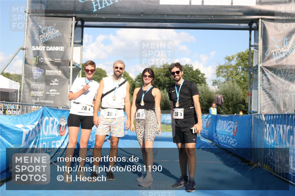 25.08.2024 - Elbe Triathlon Hamburg H.Heesch http://msf.ph/oto/6861190 25.08.2024 16:47:21 Ziel  meine-sportfotos.de