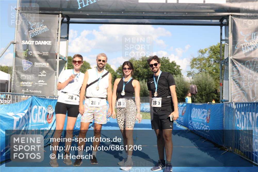 25.08.2024 - Elbe Triathlon Hamburg H.Heesch http://msf.ph/oto/6861206 25.08.2024 16:47:21 Ziel  meine-sportfotos.de
