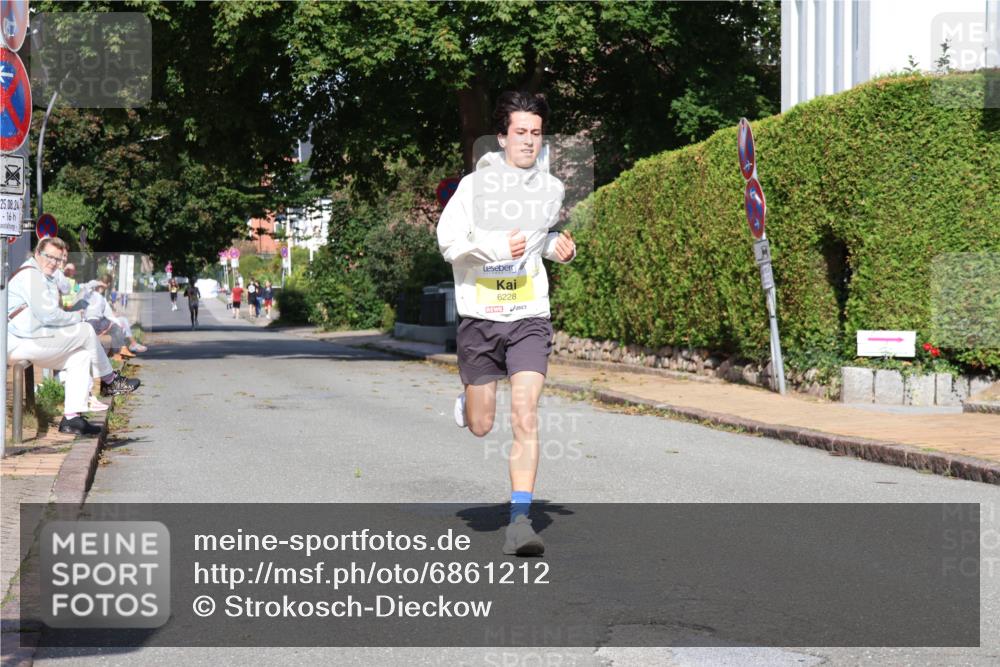 25.08.2024 - 20. Blankeneser Heldenlauf Strokosch-Dieckow http://msf.ph/oto/6861212 25.08.2024 10:14:58 Ziel 6228 meine-sportfotos.de