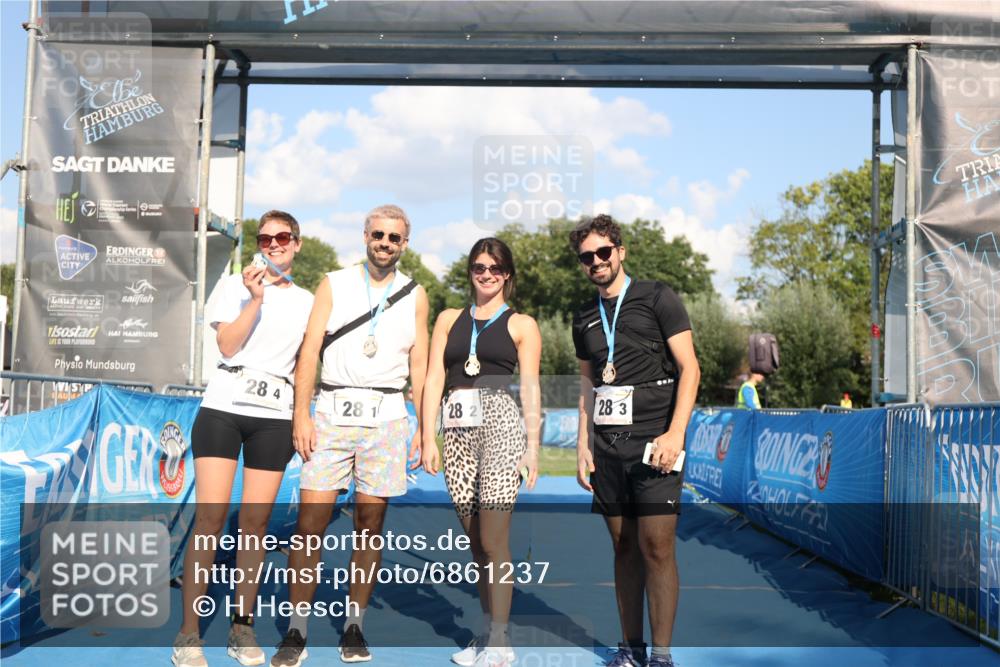 25.08.2024 - Elbe Triathlon Hamburg H.Heesch http://msf.ph/oto/6861237 25.08.2024 16:47:21 Ziel  meine-sportfotos.de