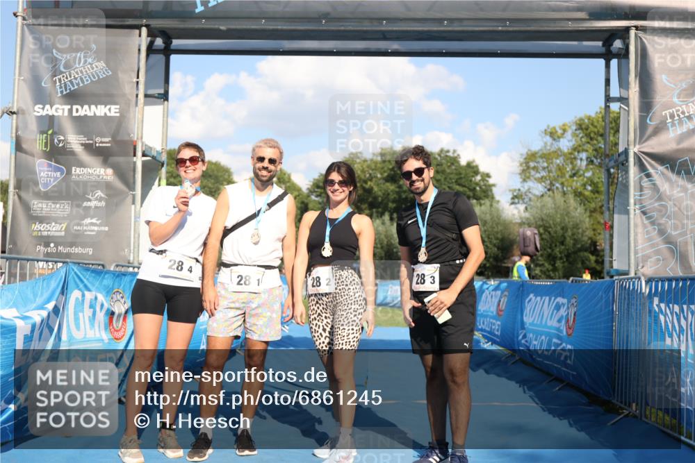 25.08.2024 - Elbe Triathlon Hamburg H.Heesch http://msf.ph/oto/6861245 25.08.2024 16:47:22 Ziel  meine-sportfotos.de