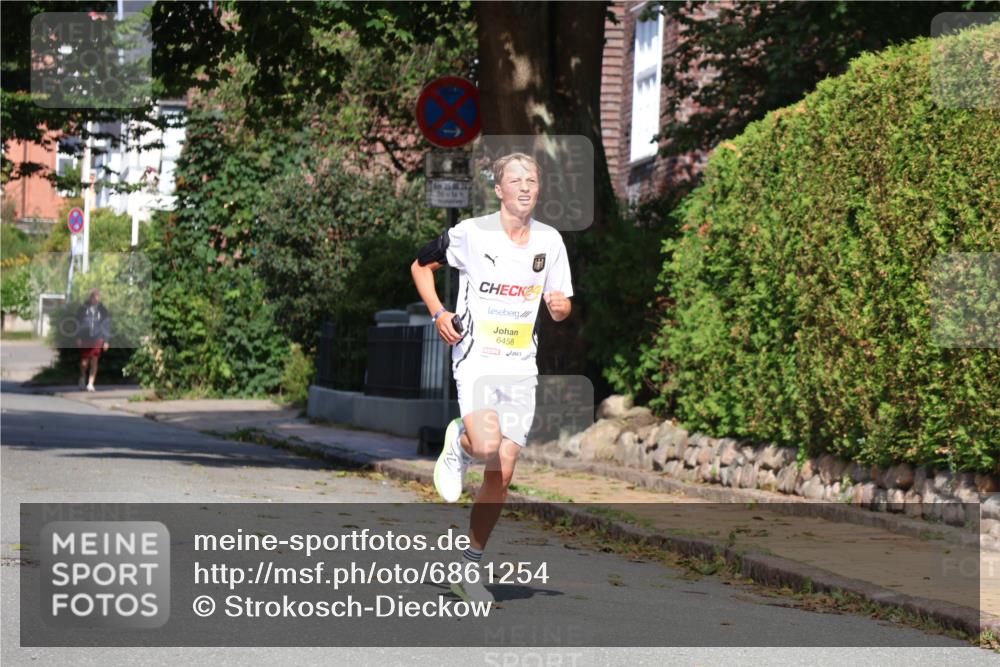 25.08.2024 - 20. Blankeneser Heldenlauf Strokosch-Dieckow http://msf.ph/oto/6861254 25.08.2024 10:15:13 Ziel 6458 meine-sportfotos.de