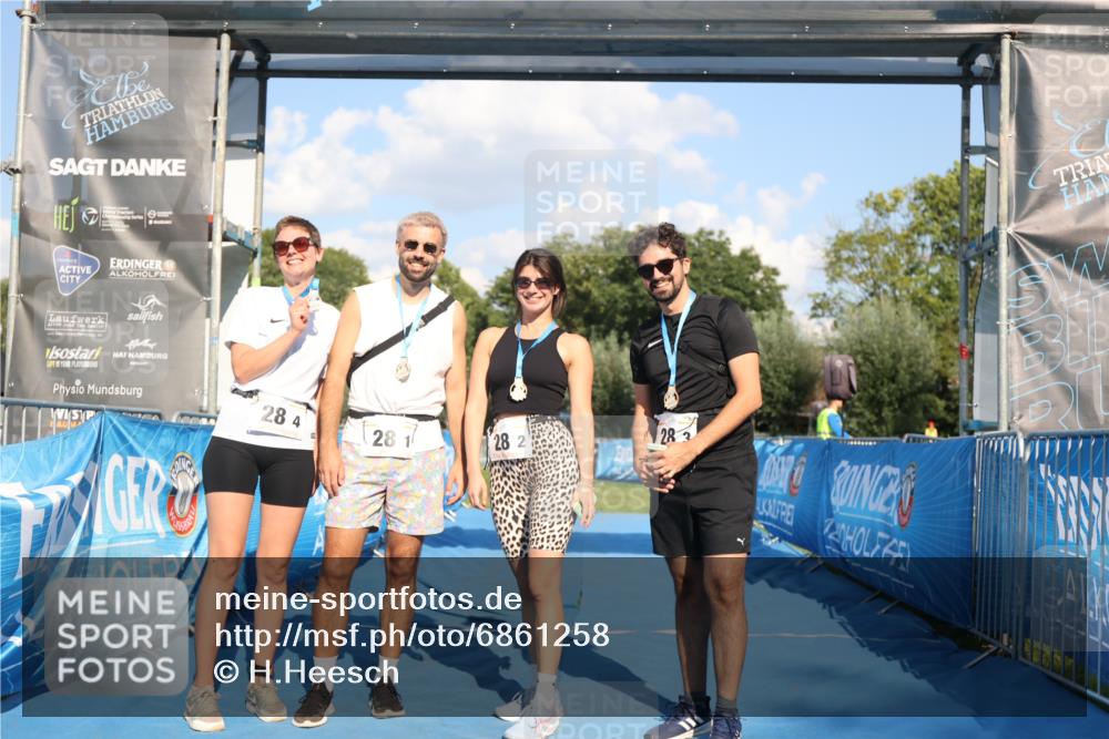 25.08.2024 - Elbe Triathlon Hamburg H.Heesch http://msf.ph/oto/6861258 25.08.2024 16:47:22 Ziel  meine-sportfotos.de