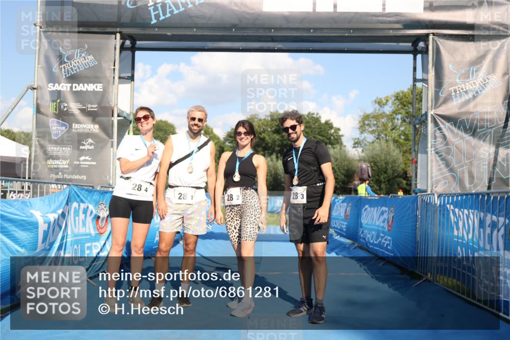 25.08.2024 - Elbe Triathlon Hamburg H.Heesch http://msf.ph/oto/6861281 25.08.2024 16:47:22 Ziel  meine-sportfotos.de
