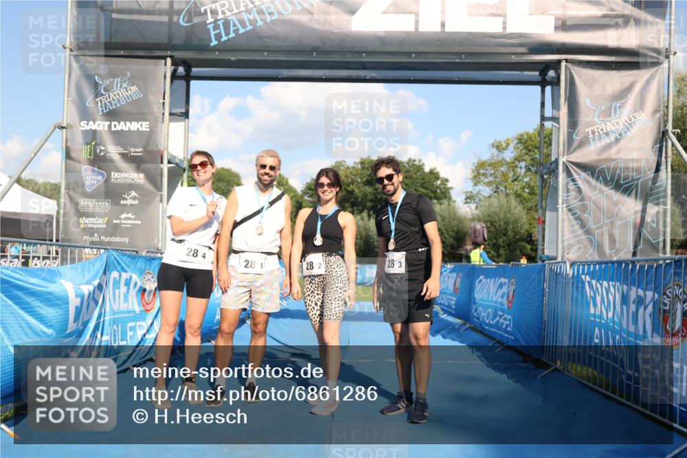 25.08.2024 - Elbe Triathlon Hamburg H.Heesch http://msf.ph/oto/6861286 25.08.2024 16:47:22 Ziel  meine-sportfotos.de
