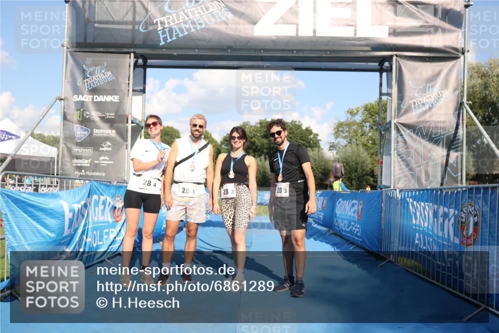 25.08.2024 - Elbe Triathlon Hamburg H.Heesch http://msf.ph/oto/6861289 25.08.2024 16:47:22 Ziel  meine-sportfotos.de