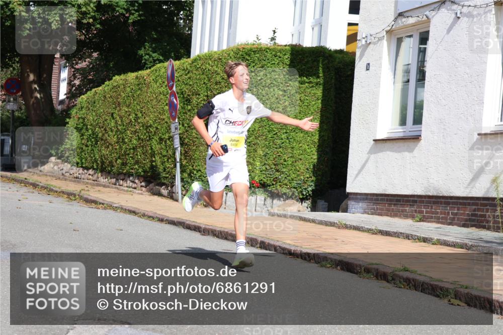 25.08.2024 - 20. Blankeneser Heldenlauf Strokosch-Dieckow http://msf.ph/oto/6861291 25.08.2024 10:15:15 Ziel 6458 meine-sportfotos.de