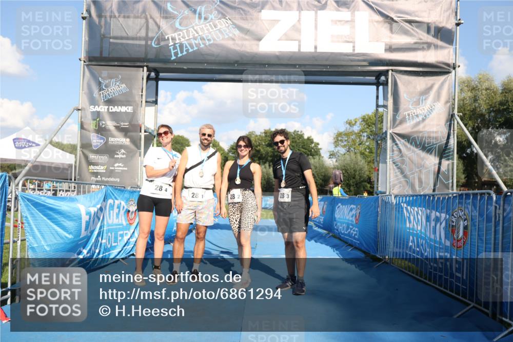 25.08.2024 - Elbe Triathlon Hamburg H.Heesch http://msf.ph/oto/6861294 25.08.2024 16:47:22 Ziel  meine-sportfotos.de